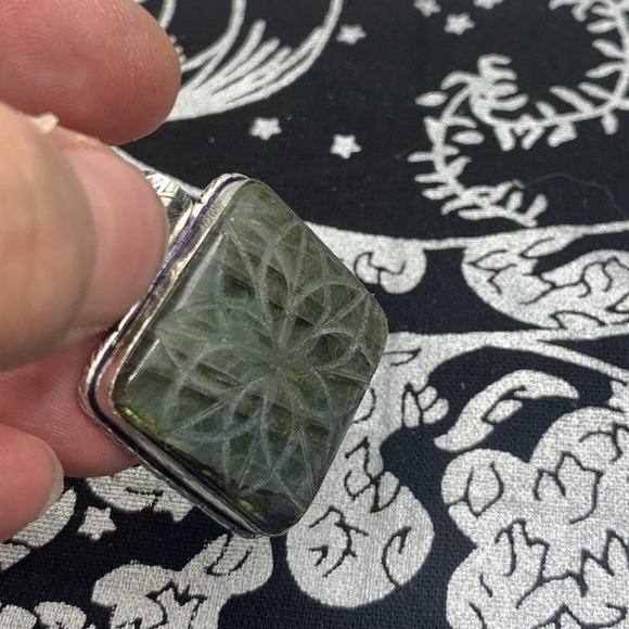Beautiful Etched Labradorite Pendant with Chain, .925 Sterling Silver Overlay. - Picture 11 of 16